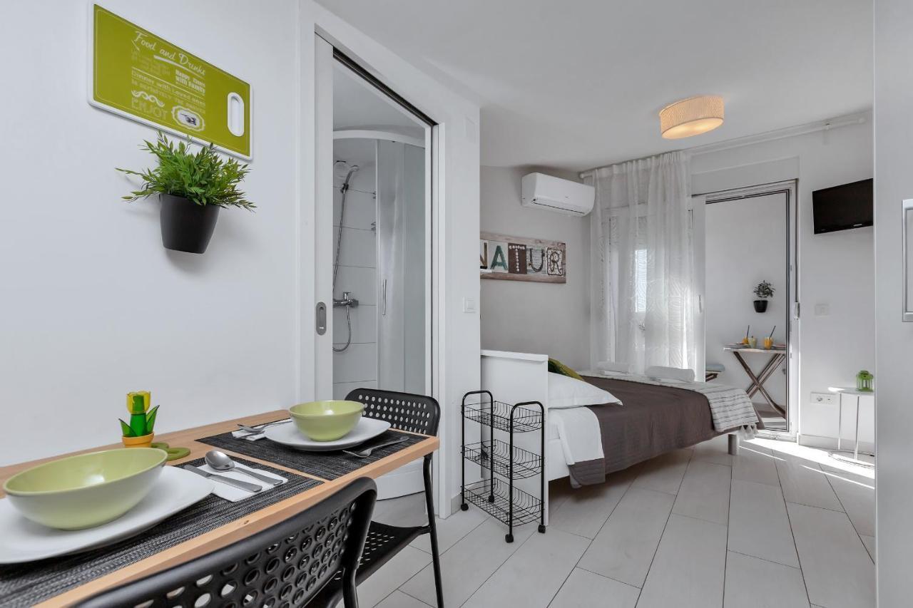 פודגורה Apartments Villa Joy מראה חיצוני תמונה